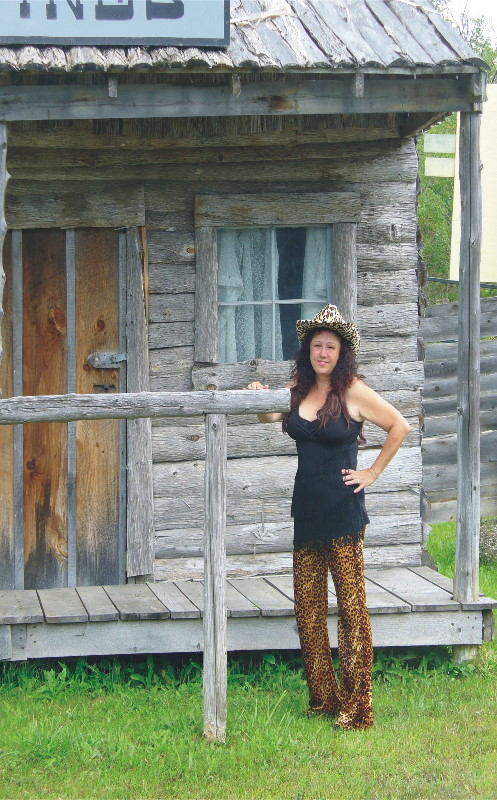 small_shania_bank small_shania_bank